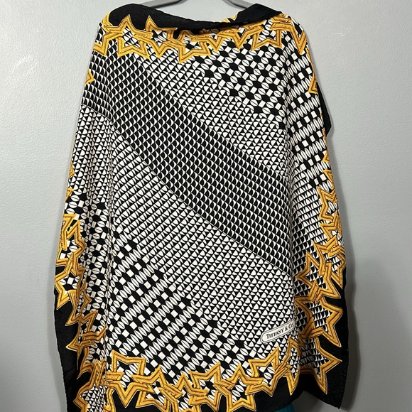 ❌Tiffany & Co. Silk Black, white and gold Star chain hand rolled square scarf - Picture 5 of 14